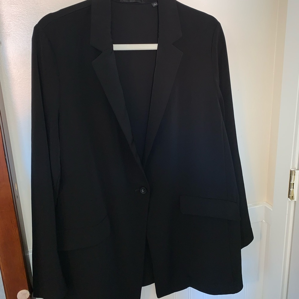 Uniqlo loose boyfriend blazer with one button